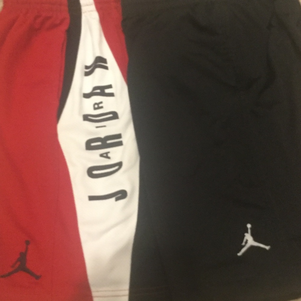 Jordan basket ball shorts boys size med